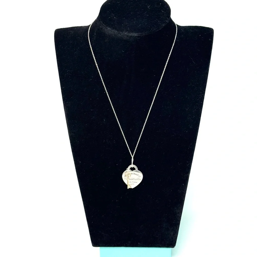 Authentic Tiffany & co. Return To Heart Tag / Key Necklace.